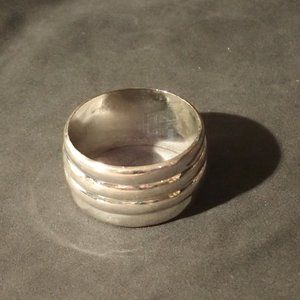Set of 4 silver plated napkin rings